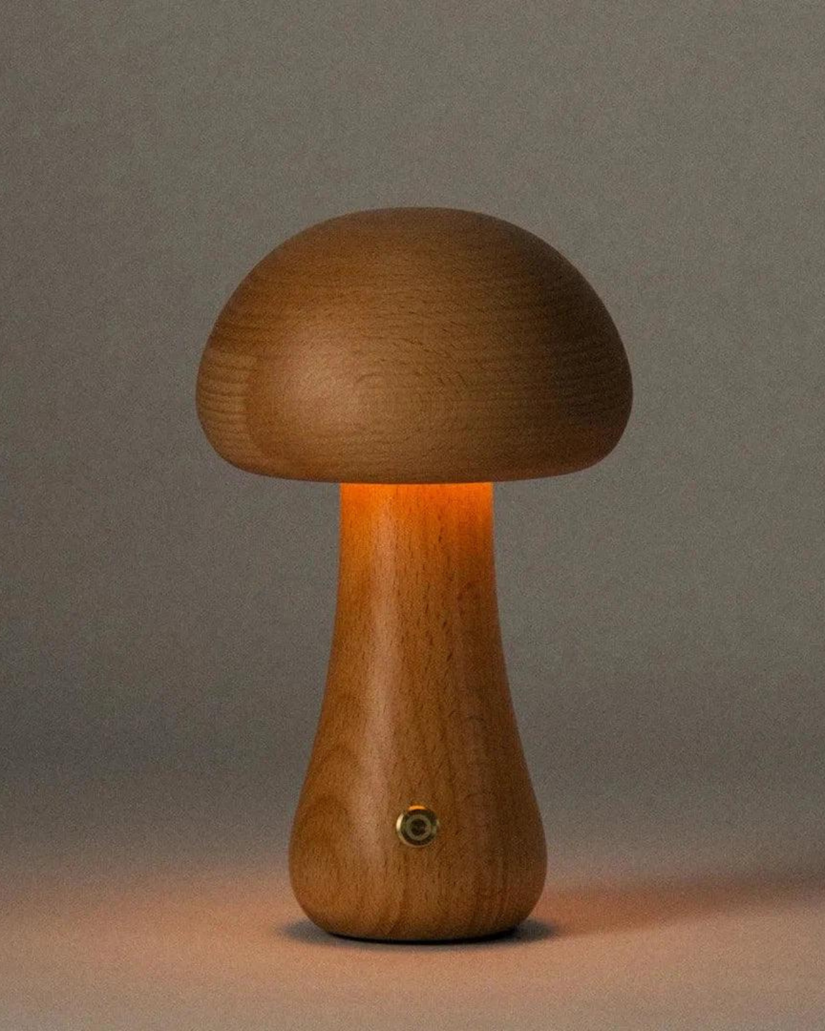 Carvallo Mushroom Glow – Träbordslampa med Organisk Form och Varm Atmosfär Carvallo