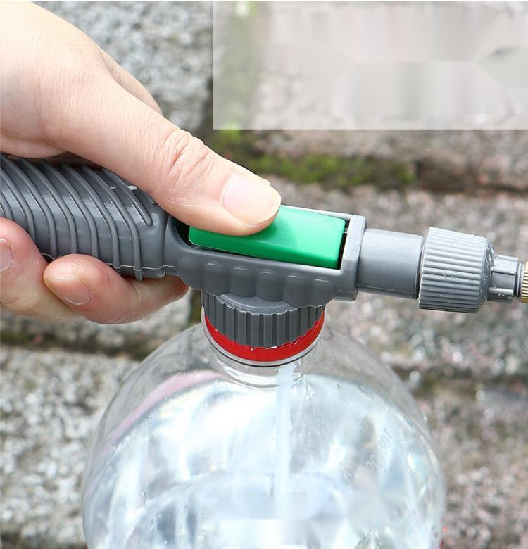 Universell flaskträdgårdspray med högtrycksdysa – För växtbevattning och rengöring Carvallo