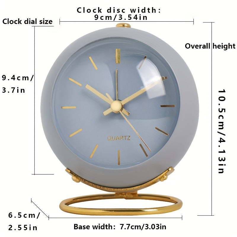 Nordic Silent Desk Clock – Luminösa Visare & Metallram Carvallo