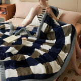 Kärleksfilt i chenille – Mjuk, rutig stickad fleece-pläd Carvallo