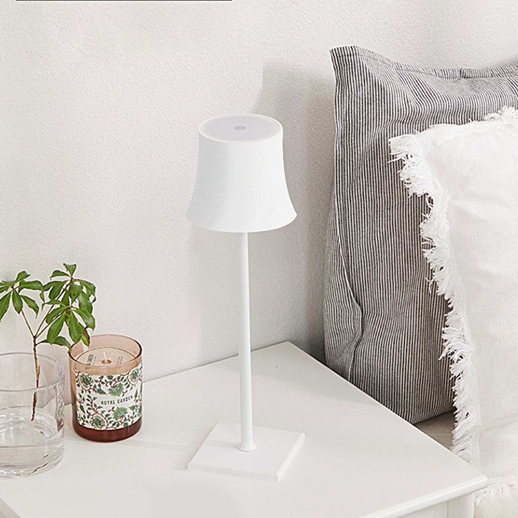 Trådlös Bordslampa Metallskärm USB Touch Carvallo