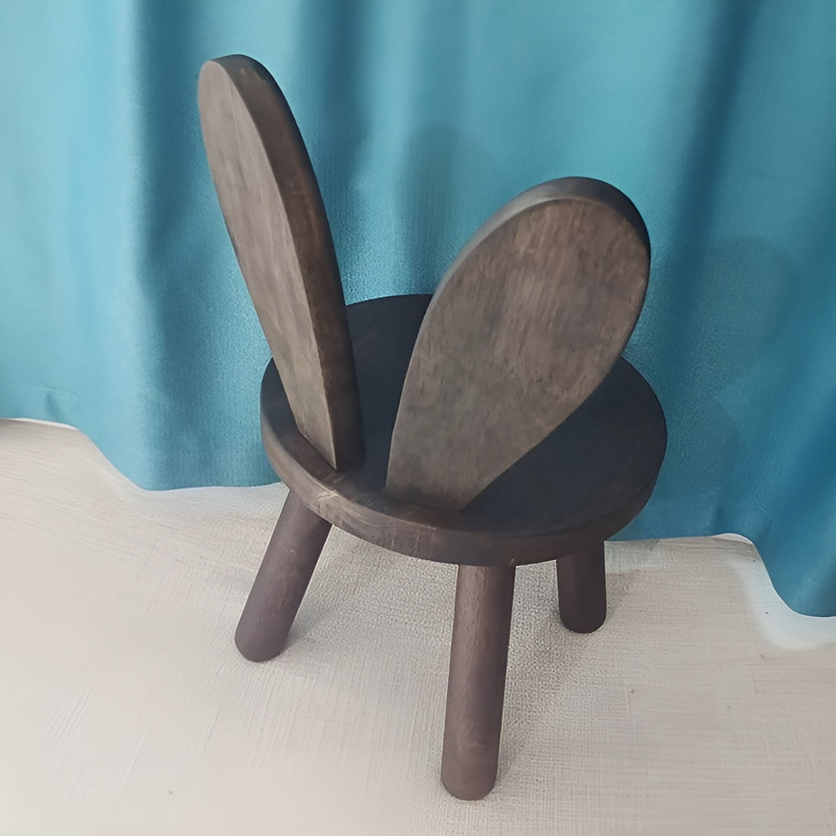 BunnyCraft Puff - Nordisk träpuff med kaninöron Carvallo