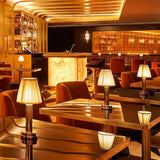 Carvallo – Sladdlös Bordslampa med Fin Tygskärm och LED-belysning Carvallo