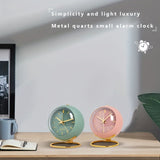 Nordic Silent Desk Clock – Luminösa Visare & Metallram Carvallo