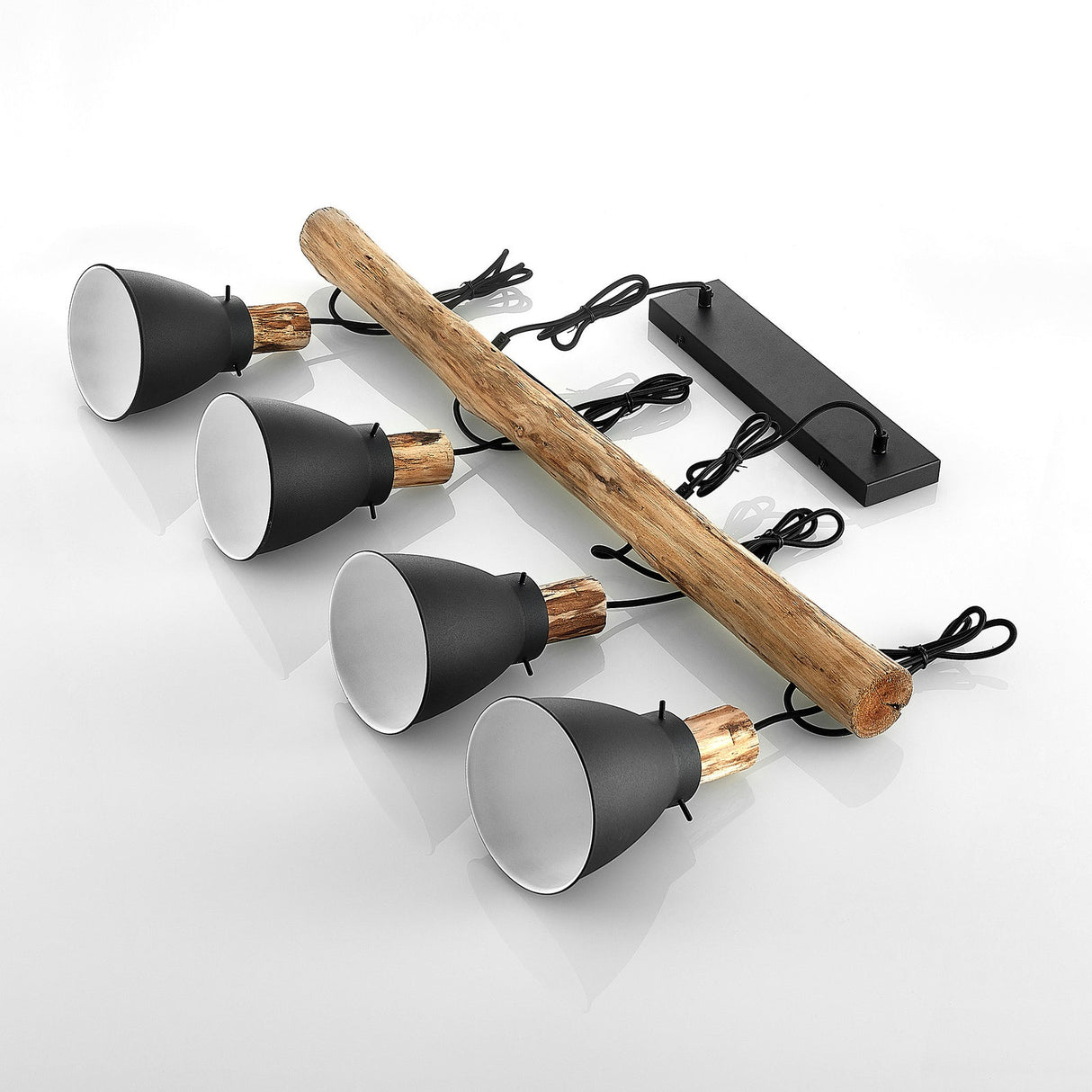 Pendellampa i rustik trä och svart metall Carvallo