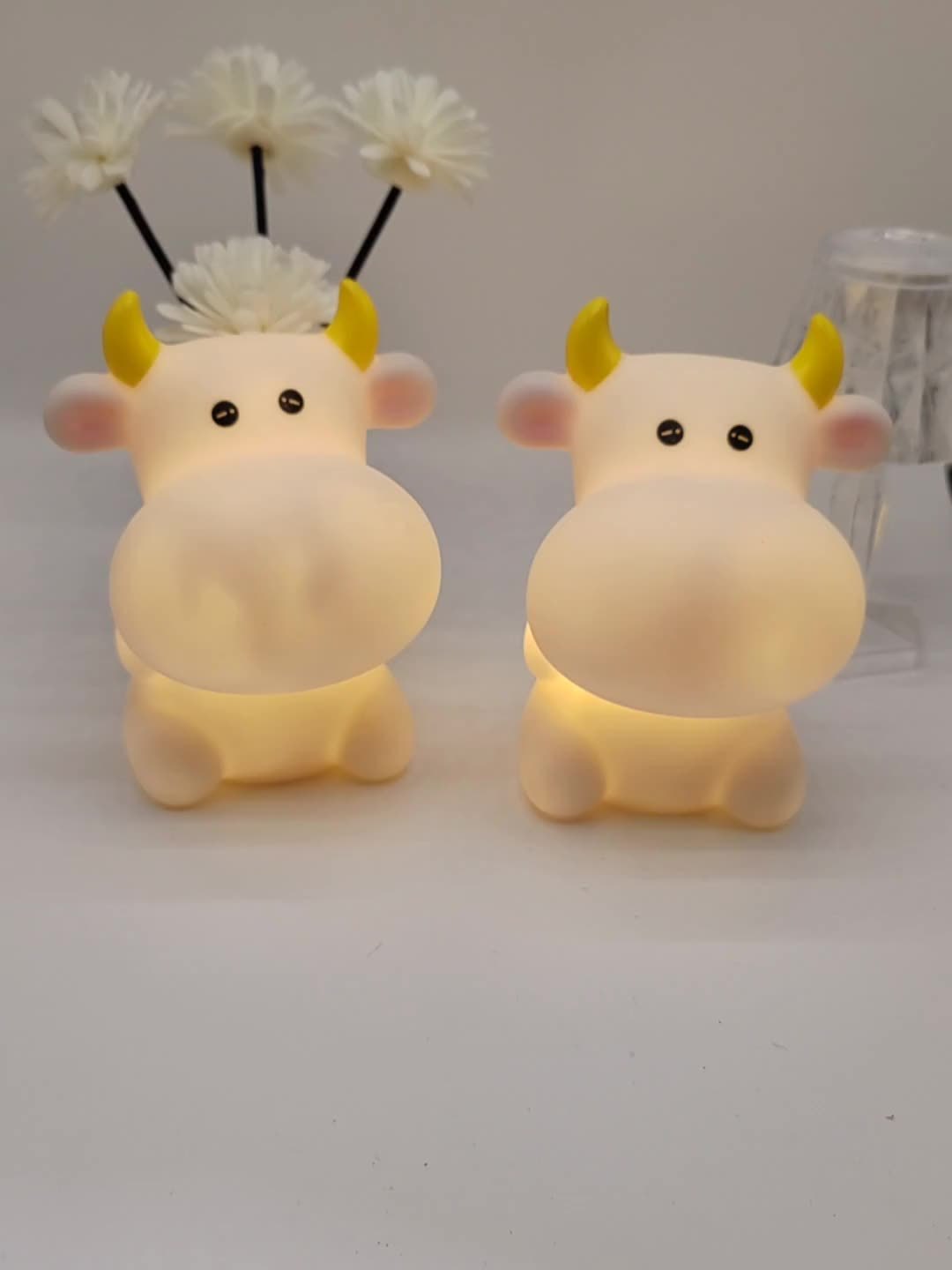 CowGlow - Söt Ko Nattlampa med Batteri för Barnrum Dekoration Carvallo