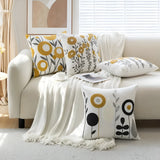 Bloom broderat kuddfodral – elegant blommig accent MILA Sverige