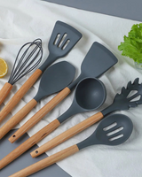 Carvallo – Miljövänligt Silikon Kökset med Bambu Handtag (12-delar) Carvallo