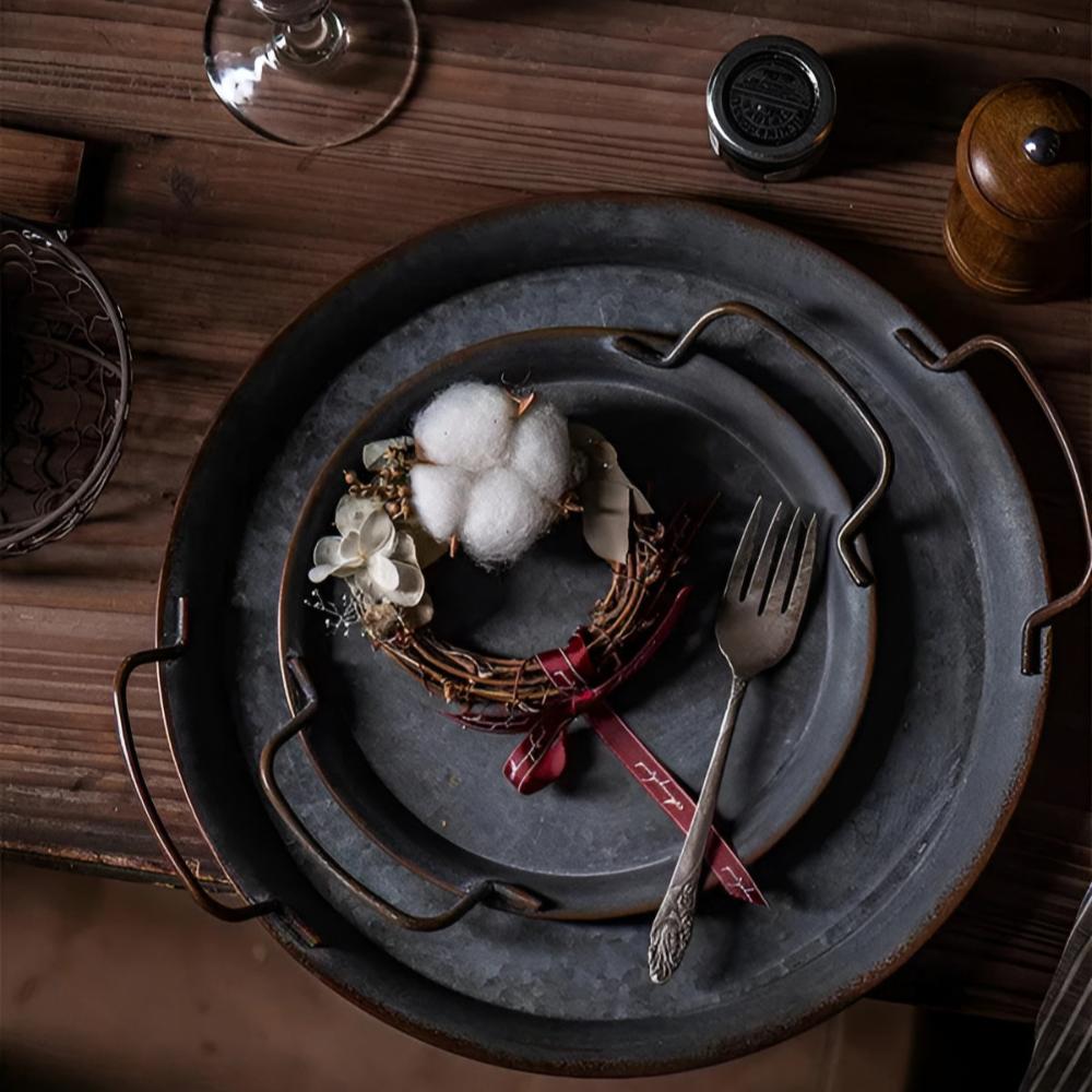 Retro Rund Metall Middagsserveringsbrickor Carvallo