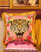 Carvallo – Lyxig Sammetkudde med Kunglig Panthertryck för Stilig Inredning Carvallo