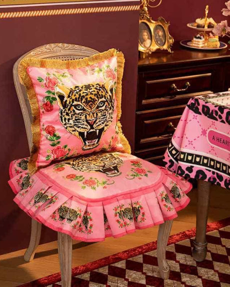 Carvallo – Lyxig Sammetkudde med Kunglig Panthertryck för Stilig Inredning Carvallo