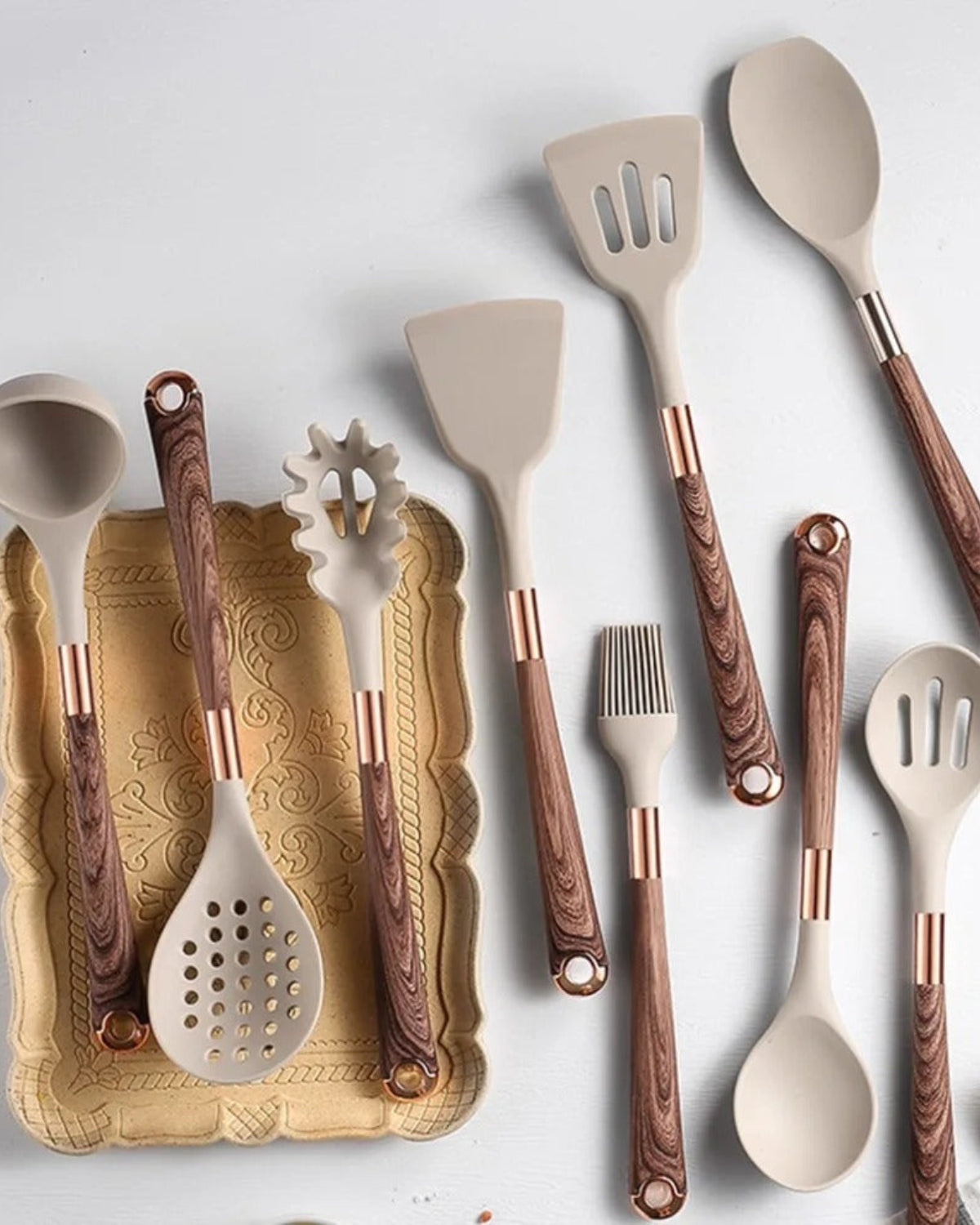 Silicone Kokkverktyg Set | 11 Delar med Guld & Trä Design | Nonstick Säkra Verktyg Carvallo