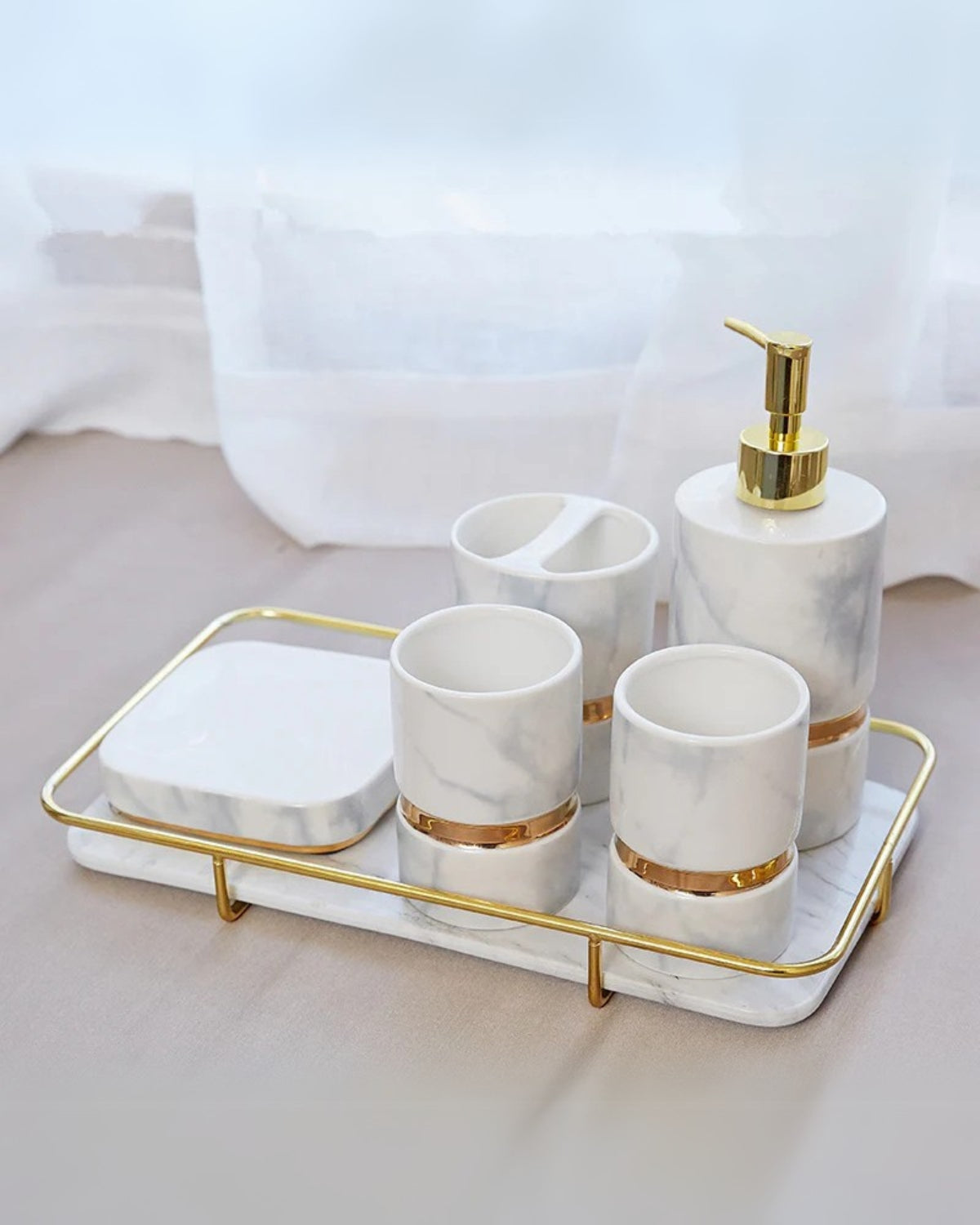 Carvallo Marmor Elegance – Lyxigt Marmorbadrumset med Gyllene Detaljer (6-delat) Carvallo