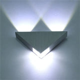 LumiTri - Triangulär Vägglampa Carvallo