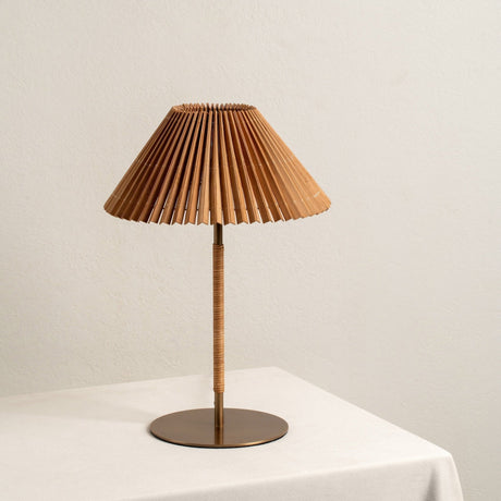 Anji Bordslampa Bamboo | Sänglampor & Belysning för Vardagsrum | Mid Century Modern | Åldrad mässingsbas | Brick by Brick Carvallo