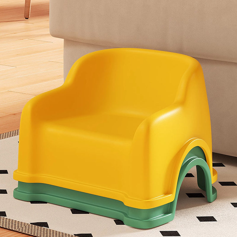 Modern glidformad barnpall - Minimalistisk PP låg sits med ryggstöd och armstöd MILA Sverige