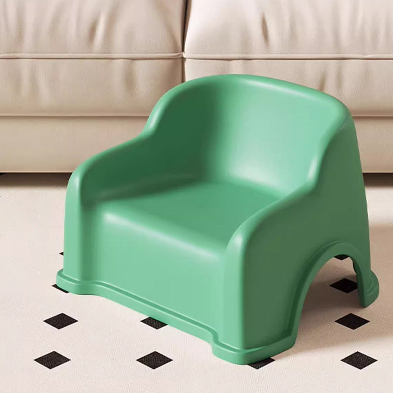 Modern glidformad barnpall - Minimalistisk PP låg sits med ryggstöd och armstöd MILA Sverige