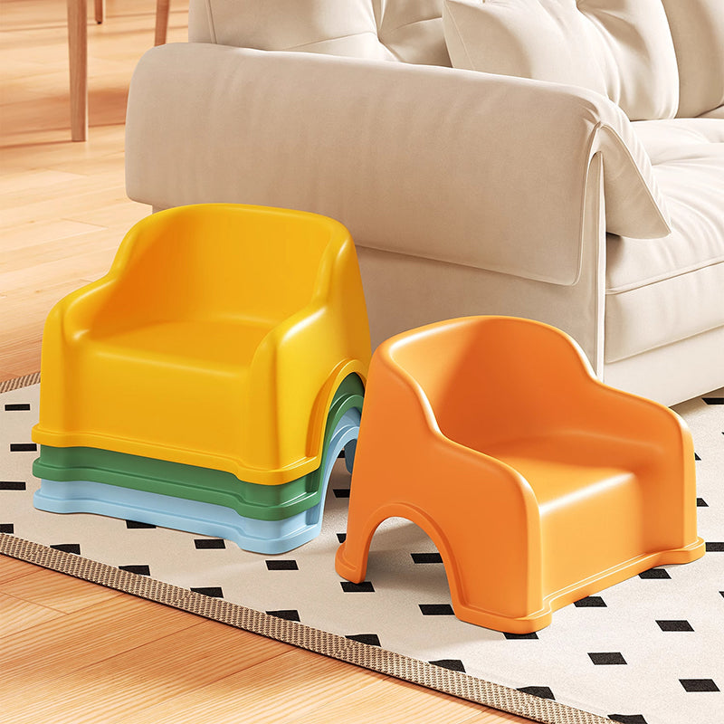 Modern glidformad barnpall - Minimalistisk PP låg sits med ryggstöd och armstöd MILA Sverige