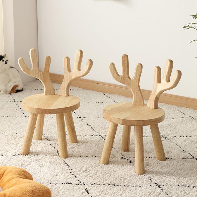 Kreativ barnpall i massivt trä med horn - Rund låg sits med ryggstöd för vardagsrum och entré MILA Sverige
