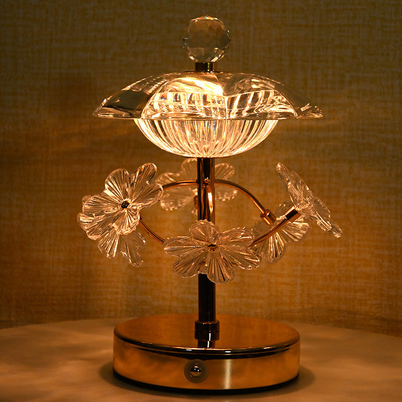 Elegant LED-bordslampa i kristall – blommönster med rund metallfot MILA Sverige