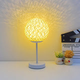 Art Deco Moon LED-lampa – järn & rottingdesign MILA Sverige