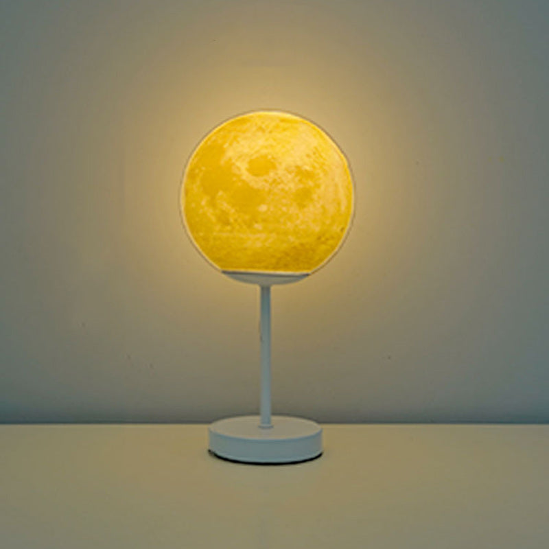 Art Deco Moon LED-lampa – järn & rottingdesign MILA Sverige
