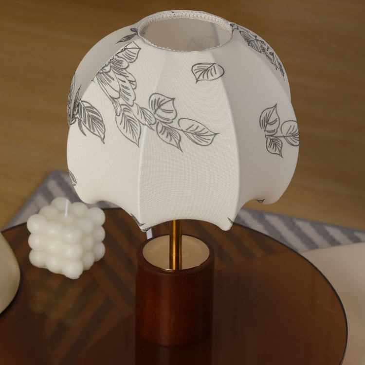 Traditionell kinesisk kupolbordslampa – bladmönster i tyg och trädesign MILA Sverige