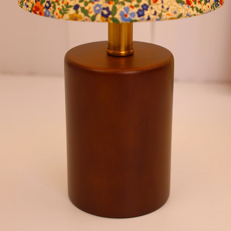 Vintage rund LED-bordslampa – handmålad blommig trä- och tygdesign MILA Sverige