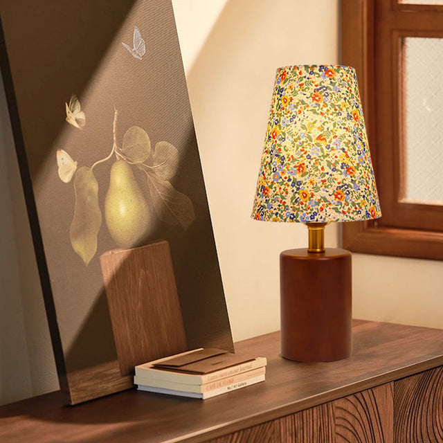 Vintage rund LED-bordslampa – handmålad blommig trä- och tygdesign MILA Sverige