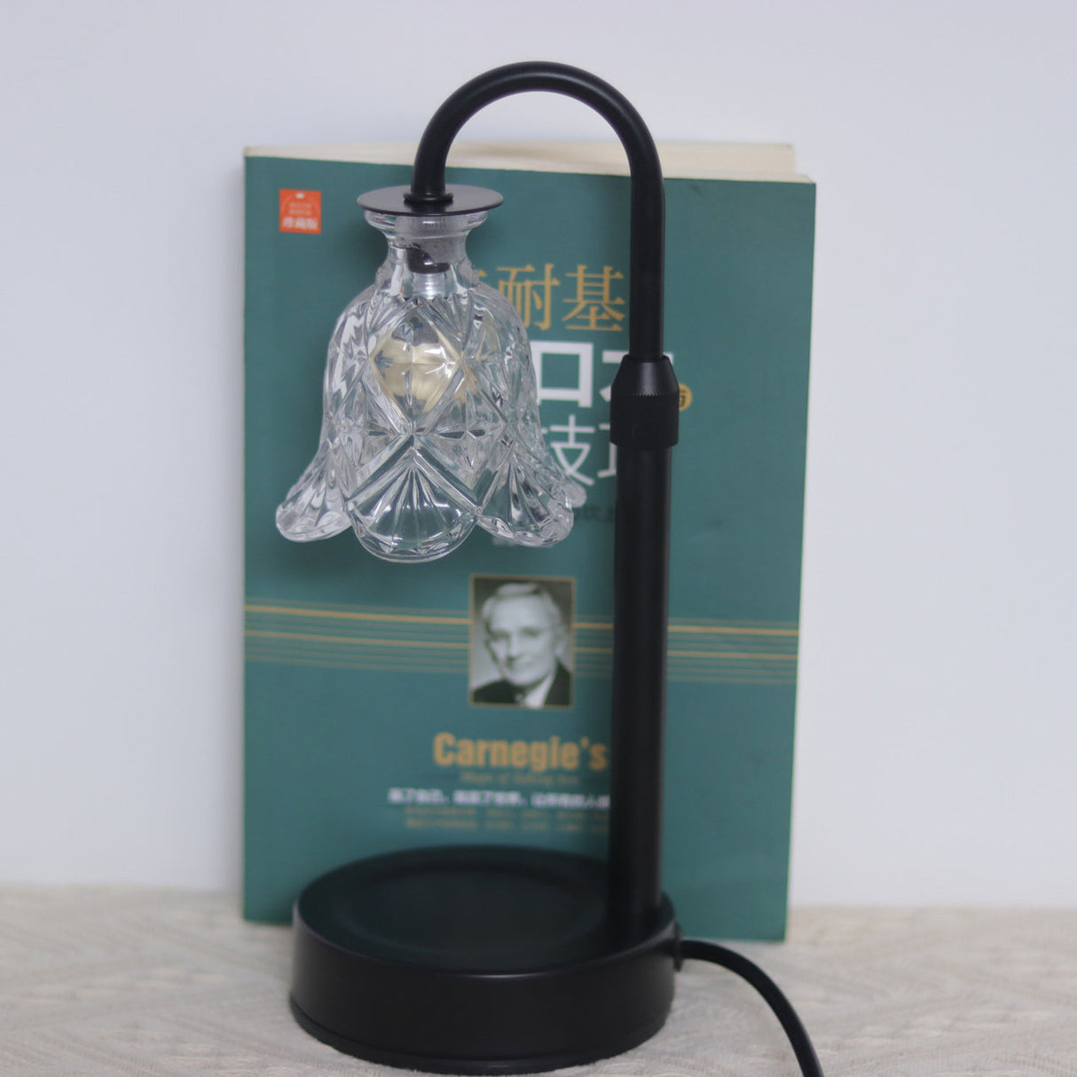 Elegant skandinavisk bordslampa - Elegant glas- och trädesign MILA Sverige