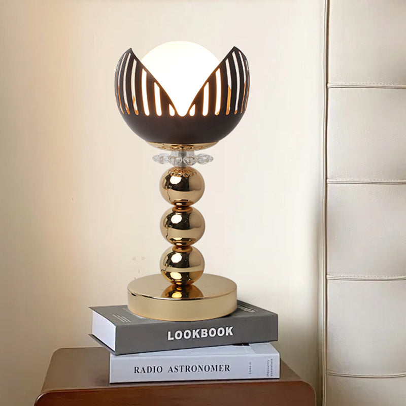 Creative Blossom Orb bordslampa – mjukt LED-ljus MILA Sverige