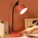 Elegant vikt LED-bordslampa – modern minimalistisk design MILA Sverige