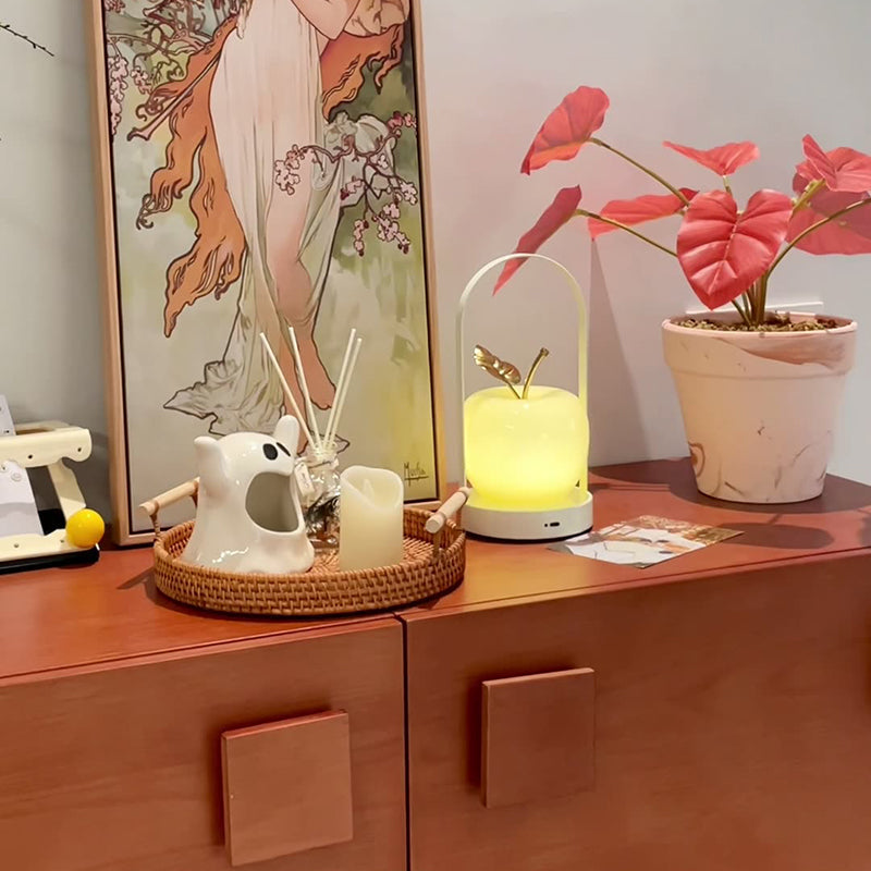 Uppladdningsbar äppelformad LED-bordslampa – bärbar design av glas och järn MILA Sverige