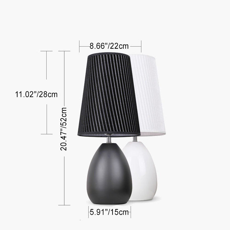 Modern Nordic Touch bordslampa – randig tygskärm och elegant järnfot MILA Sverige
