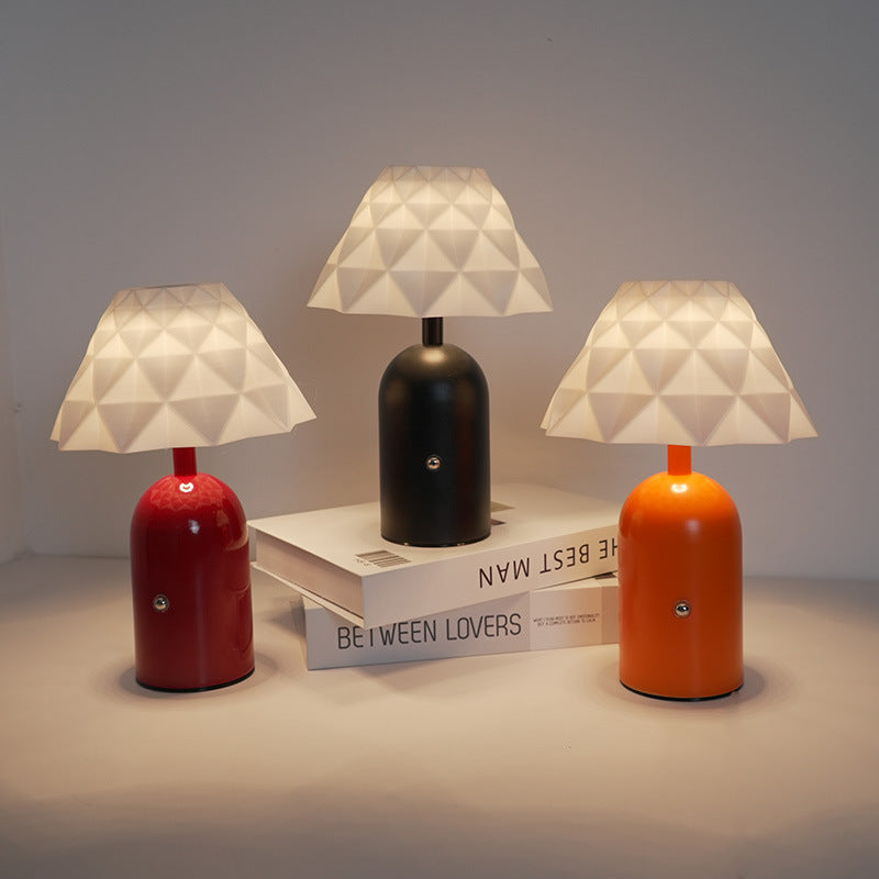 Minimalistisk nordisk uppladdningsbar LED-bordslampa – elegant järnkondesign MILA Sverige