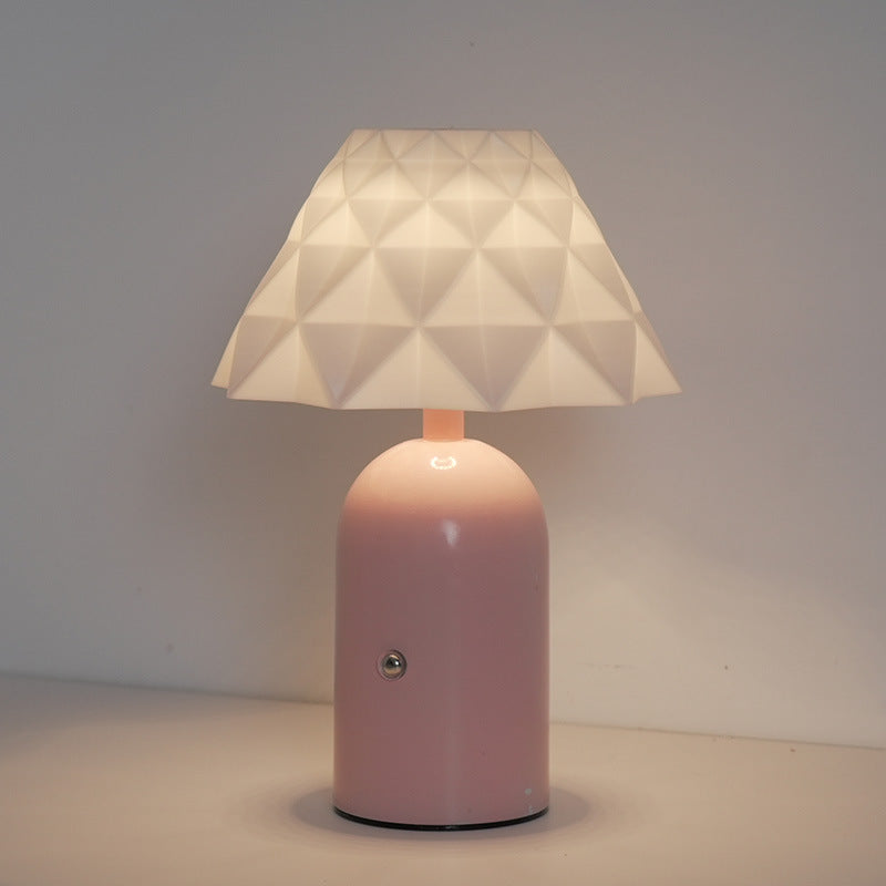 Minimalistisk nordisk uppladdningsbar LED-bordslampa – elegant järnkondesign MILA Sverige