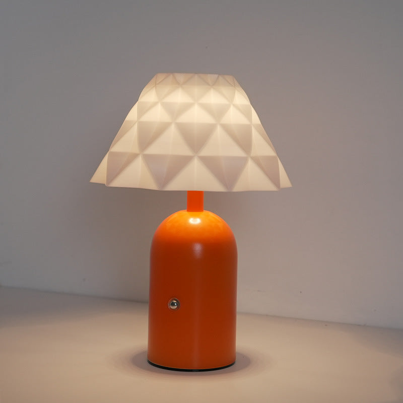 Minimalistisk nordisk uppladdningsbar LED-bordslampa – elegant järnkondesign MILA Sverige