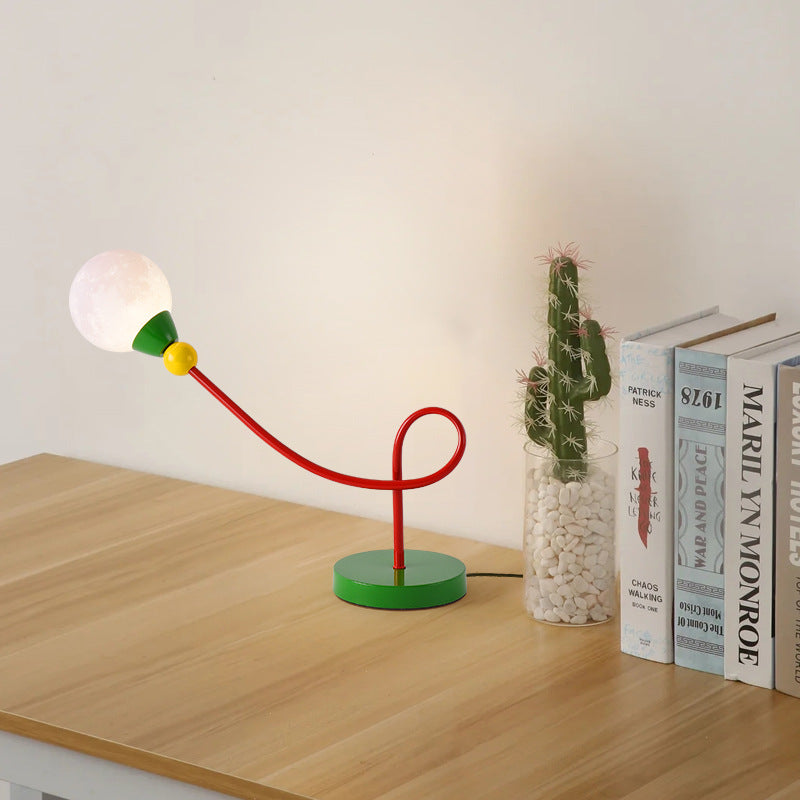 Snygg barnbordslampa med månmotiv - Modern arbetslampa med 1 ljuskälla MILA Sverige
