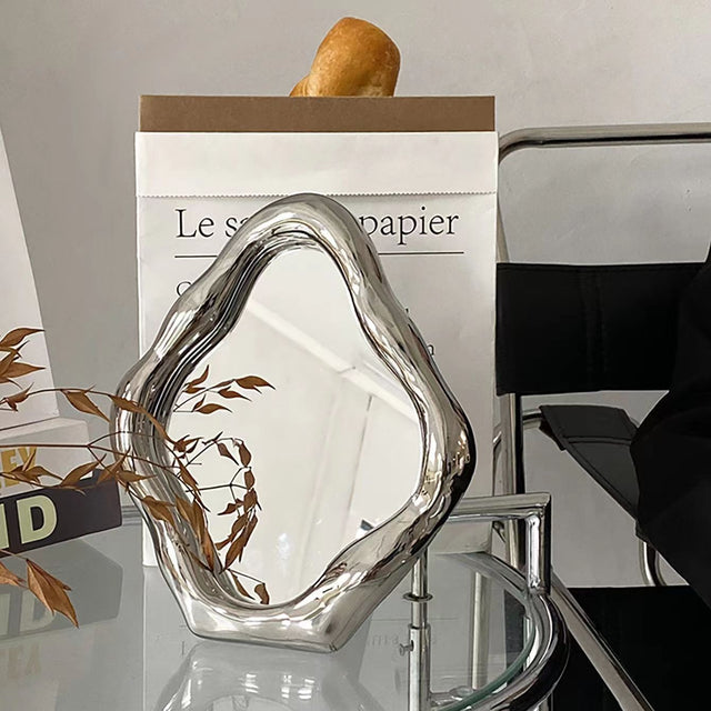 Squiggly Mirror - Nordisk elektropläterad silverdesign Carvallo