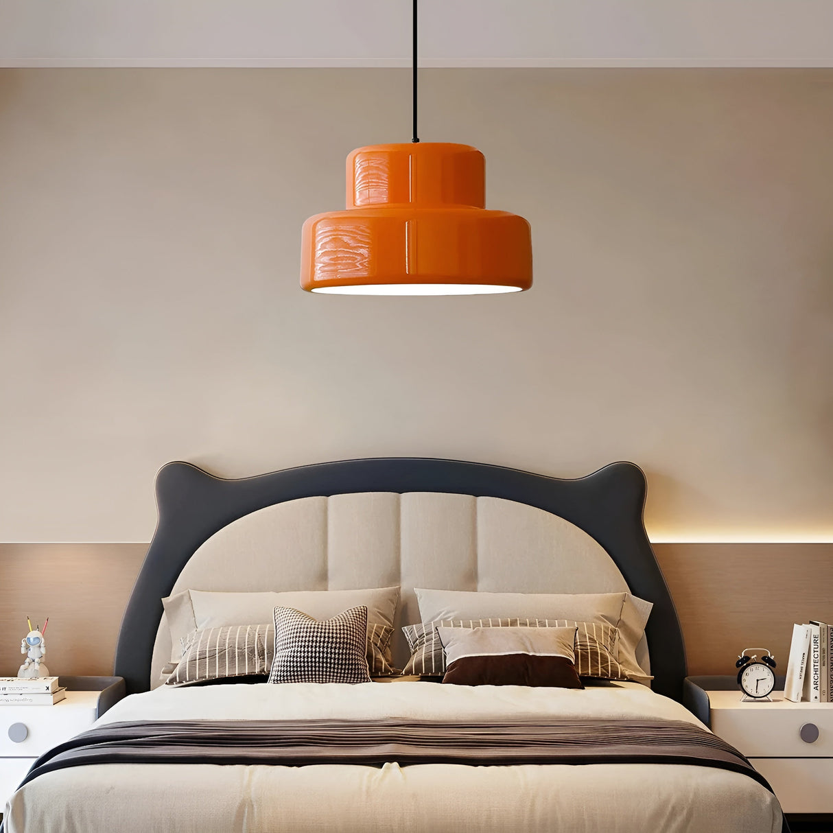 Bauhaus-hänglampa – Vintage utseende i orange | Stilig pendellampa för ditt hem Carvallo