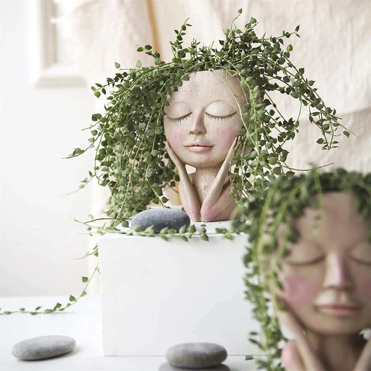 Carvallo – Elegant Resin Plant Pot with Artistic Facial Details Carvallo