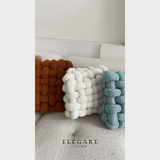 Bolli - Mjuk blåsande plyschkudde Carvallo