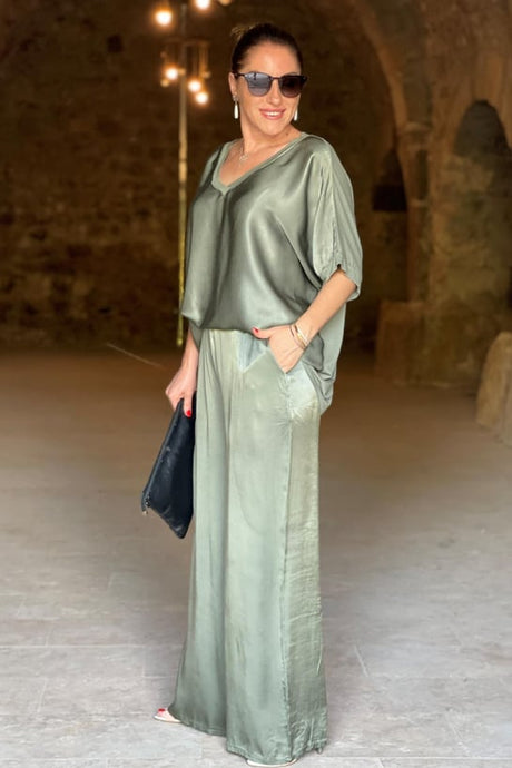 Kvinnors Tvådelad Satinuppsättning Elegant Design Bellasverige