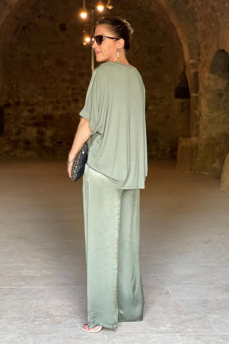 Kvinnors Tvådelad Satinuppsättning Elegant Design Bellasverige