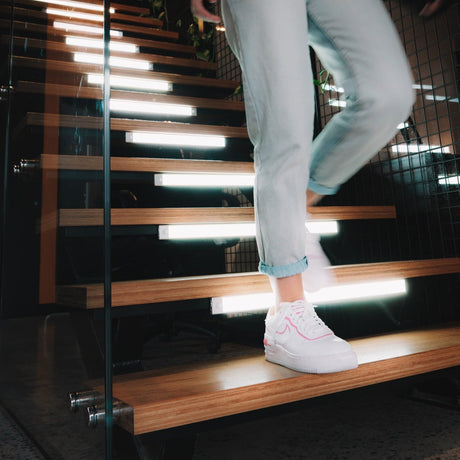 MotionBright - LED-lampa med rörelsesensor för moderna hem Carvallo