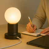 Porta uppladdningsbar bordslampa | Trådlösa sänglampor | Bronsbas & opalglas | Touch dimning | Brick by Brick Carvallo