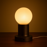 Porta uppladdningsbar bordslampa | Trådlösa sänglampor | Bronsbas & opalglas | Touch dimning | Brick by Brick Carvallo