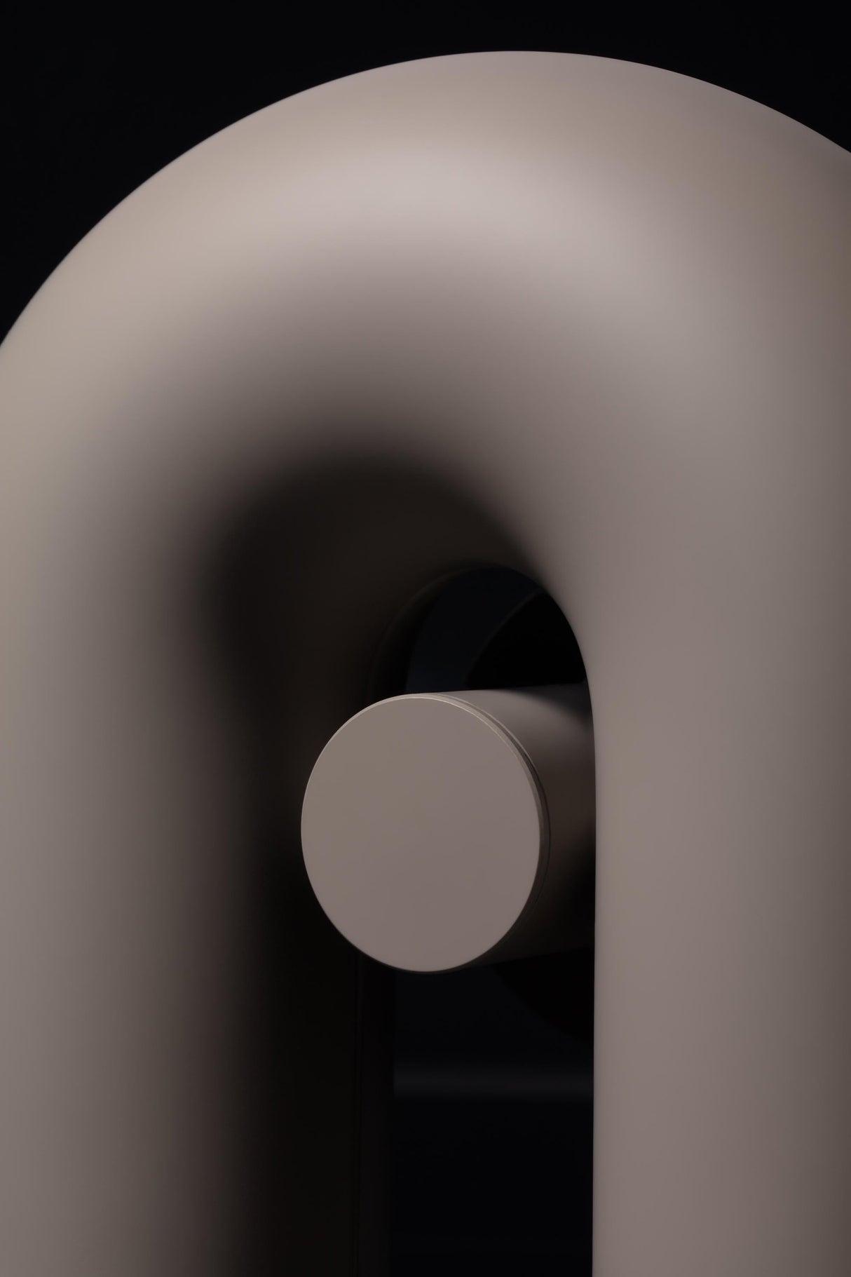 Samtida U-formad Vägglampa Carvallo