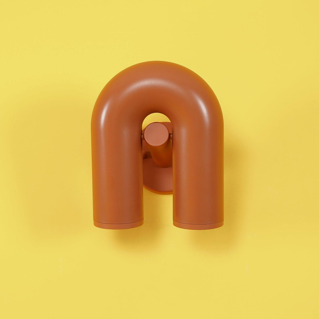 Samtida U-formad Vägglampa Carvallo