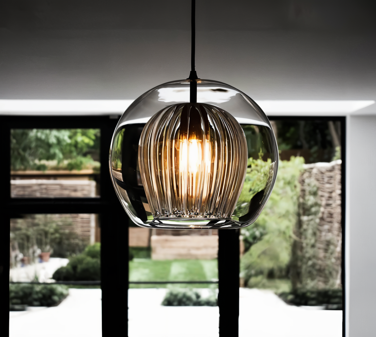 Veloura Globe Pendellampa – Vintage Glas Taklampa i Modern Design Hemnix